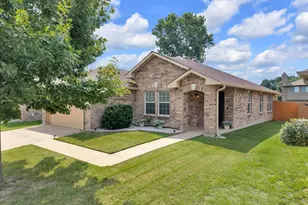706 Cliffmere Dr, Arlington, TX 76002 - Photo 2