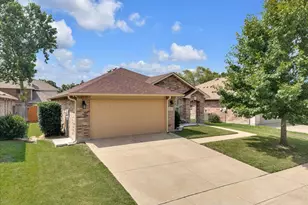 706 Cliffmere Dr, Arlington, TX 76002 - Photo 4