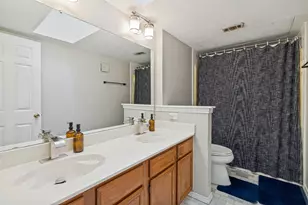 9910 Royal Ln, Dallas, TX 75231 - Photo 20