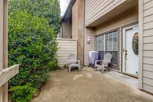 9910 Royal Ln, Dallas, TX 75231 - Photo 24