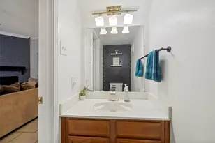 9910 Royal Ln, Dallas, TX 75231 - Photo 22