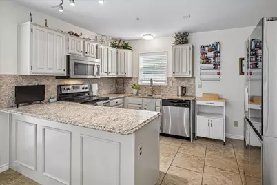 301 Stoneledge Drive, Irving, TX 75063 - Photo 10