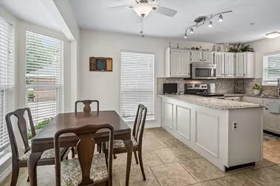 301 Stoneledge Drive, Irving, TX 75063 - Photo 8