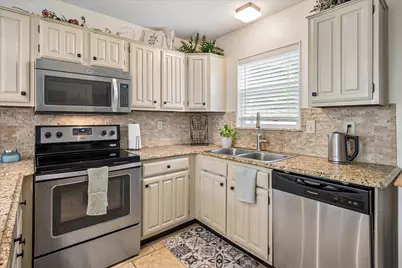 301 Stoneledge Drive, Irving, TX 75063 - Photo 12