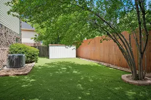 301 Stoneledge Dr, Irving, TX 75063 - Photo 24