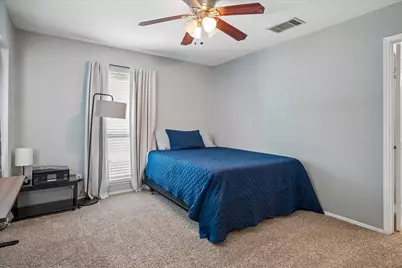 301 Stoneledge Drive, Irving, TX 75063 - Photo 18