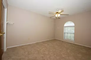 8704 Irongate Dr, North Richland Hills, TX 76182 - Photo 18