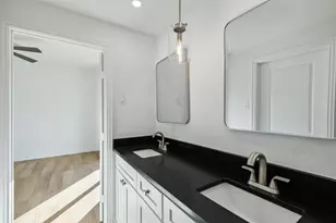 8750 Park Ln, Dallas, TX 75231 - Photo 16