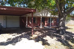 1401 21st St, Mineral Wells, TX 76067 - Photo 2