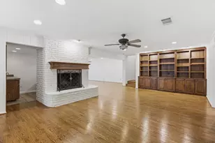 4400 Summercrest Ct, Fort Worth, TX 76109 - Photo 6