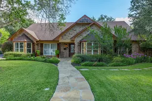 4400 Summercrest Ct, Fort Worth, TX 76109 - Photo 2