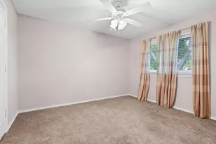 4203 Oak Springs Dr, Arlington, TX 76016 - Photo 32