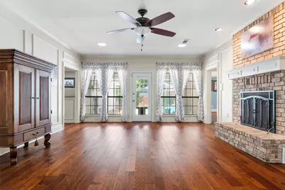 4203 Oak Springs Drive, Arlington, TX 76016 - Photo 4