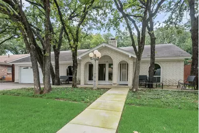 412 Twin Creek Drive, Hurst, TX 76053 - Photo 6