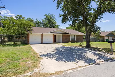 2470 Phelps Street, Stephenville, TX 76401 - Photo 2