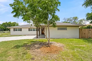 108 E San Benito Dr, Robinson, TX 76706 - Photo 2