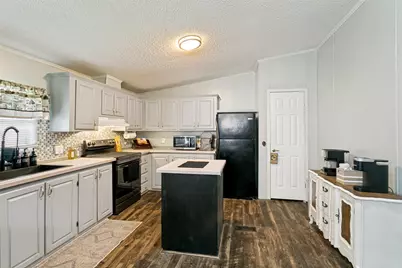 10900 Pikes Peak, Venus, TX 76084 - Photo 2