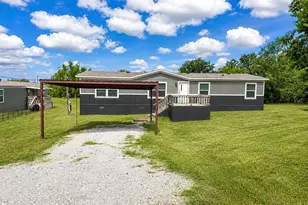112 Buffalo Gap Dr, Bridgeport, TX 76426 - Photo 2