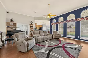6303 Clear Pool Dr, Arlington, TX 76018 - Photo 8