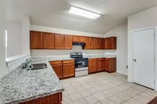 1942 Ryder Dr, Lancaster, TX 75146 - Photo 4