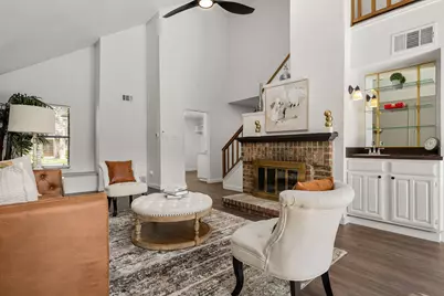 200 Saddle Rock Court, Irving, TX 75063 - Photo 4