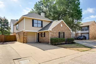 200 Saddle Rock Ct, Irving, TX 75063 - Photo 2