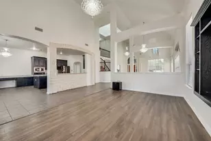 515 Suffolk Dr, Grand Prairie, TX 75052 - Photo 6