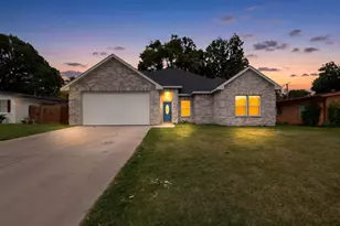 2000 Skylark Dr, Arlington, TX 76010 - Photo 1