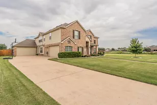 1424 Bassett Hound Dr, Fort Worth, TX 76052 - Photo 4