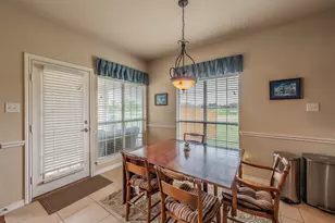 1424 Bassett Hound Dr, Fort Worth, TX 76052 - Photo 10