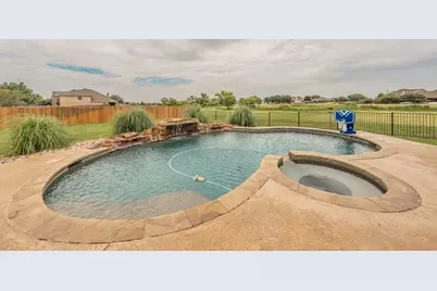 1424 Bassett Hound Drive, Fort Worth, TX 76052 - Photo 32