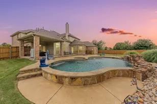 1424 Bassett Hound Dr, Fort Worth, TX 76052 - Photo 2