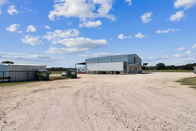 324 E Highway 6, Iredell, TX 76649 - Photo 1