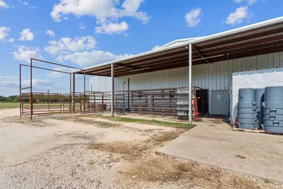324 E Highway 6, Iredell, TX 76649 - Photo 18