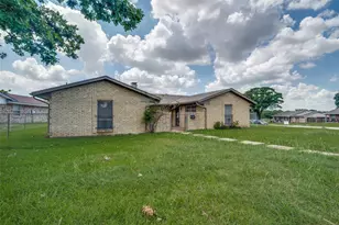 1421 Mt Vernon Dr, Mesquite, TX 75149 - Photo 1