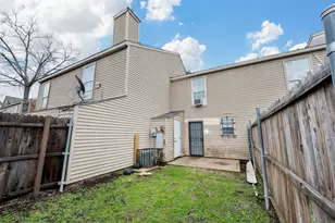 9459 Olde Village Ct, Dallas, TX 75227 - Photo 18