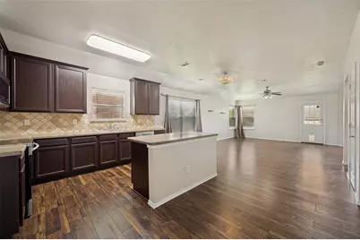 1339 4th Street, Grand Prairie, TX 75051 - Photo 4