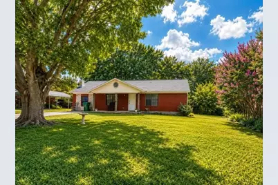 444 W Hobbs Street, Boyd, TX 76023 - Photo 2