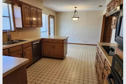 2001 Birchwood Lane, Grand Prairie, TX 75050 - Photo 6