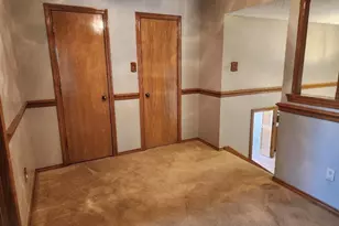 2001 Birchwood Ln, Grand Prairie, TX 75050 - Photo 10