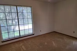 2001 Birchwood Ln, Grand Prairie, TX 75050 - Photo 12
