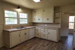 1650 Sewell St, Abilene, TX 79605 - Photo 4