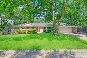 1021 S Fairbanks Ave, Denison, TX 75020 - Photo 1