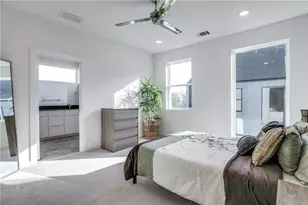 427 W 10th St, Dallas, TX 75208 - Photo 10