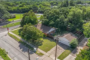405 Easton Rd, Dallas, TX 75218 - Photo 32
