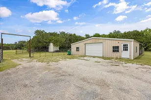 900 Hickey Ct, Granbury, TX 76049 - Photo 24