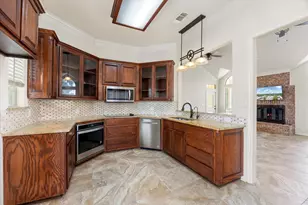 900 Hickey Ct, Granbury, TX 76049 - Photo 6