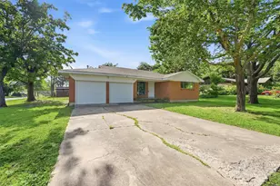 901 Maple St, Howe, TX 75459 - Photo 2