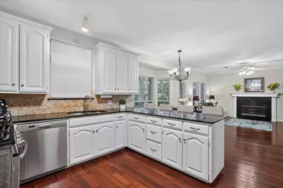 5424 Emerald Park Boulevard, Arlington, TX 76017 - Photo 10