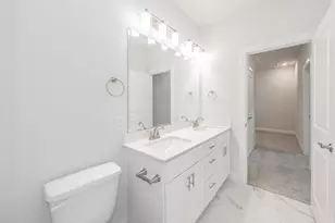9709 Thorncrown Ln, Fort Worth, TX 76179 - Photo 16